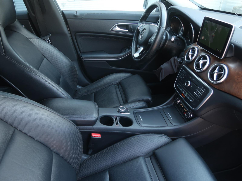 Mercedes-Benz CLA, 2016
