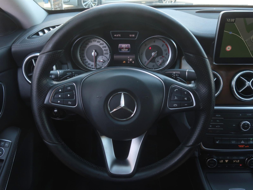 Mercedes-Benz CLA, 2016