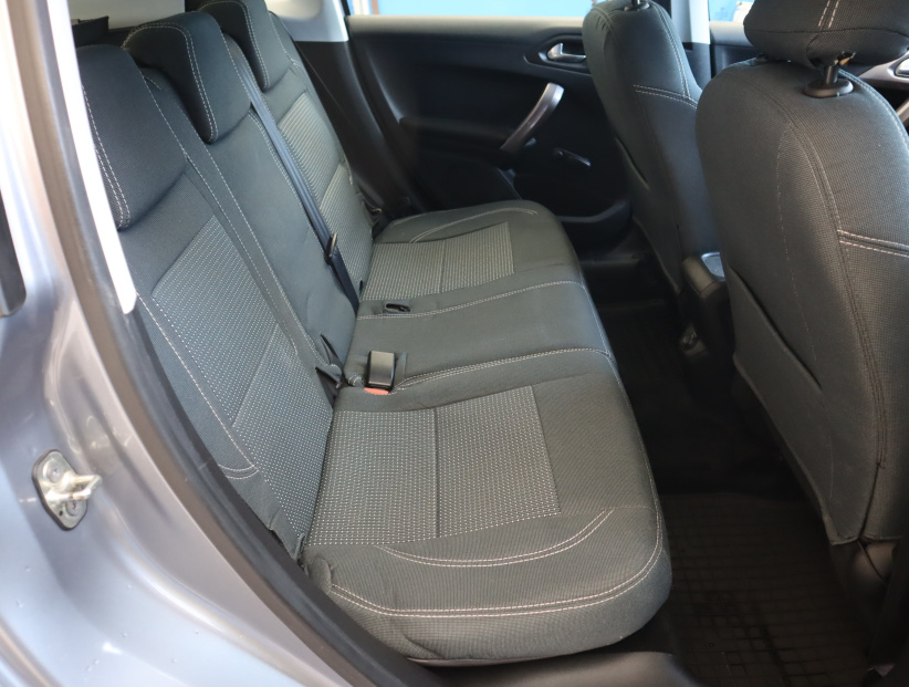 Peugeot 2008, 2016