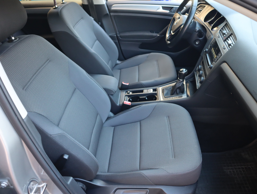 Volkswagen Golf, 2016