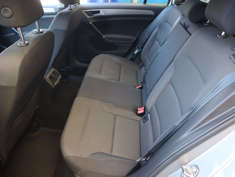 Volkswagen Golf, 2016