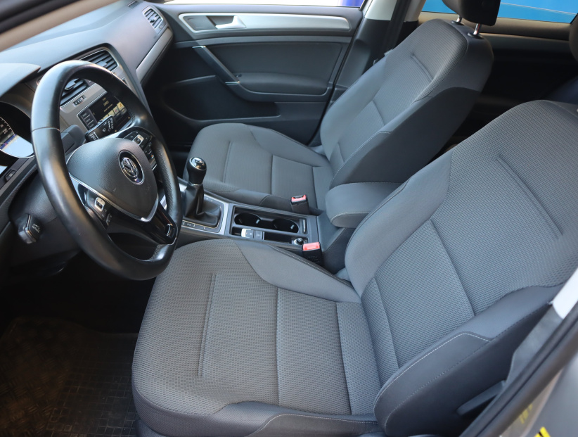 Volkswagen Golf, 2016