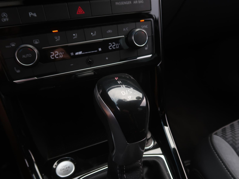 Volkswagen T-Cross, 2020