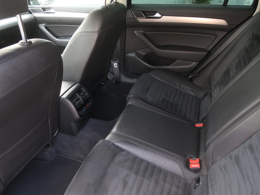 Volkswagen Passat, 2015