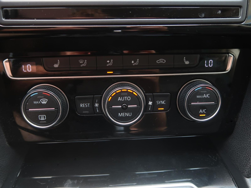 Volkswagen Passat, 2015