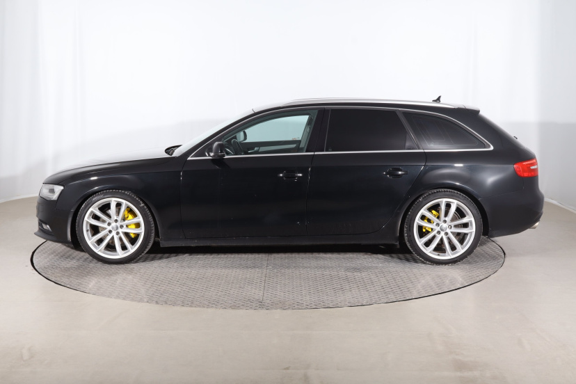 Audi A4, 2012