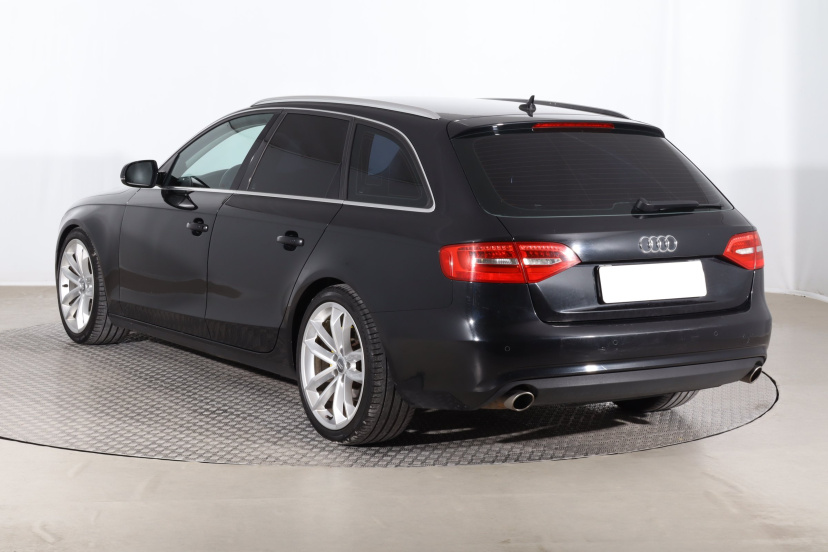 Audi A4, 2012