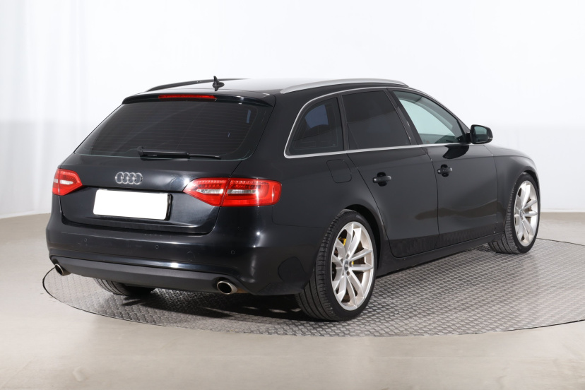 Audi A4, 2012
