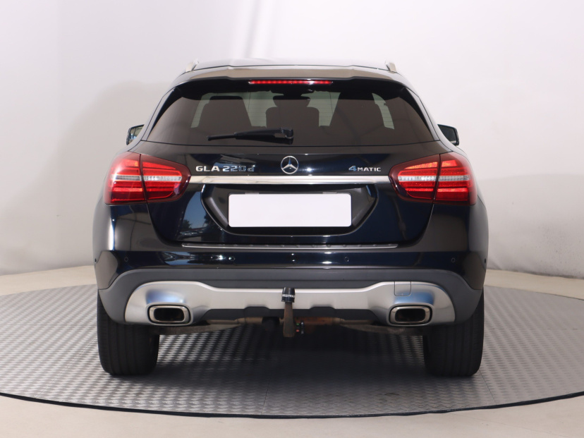 Mercedes-Benz GLA, 2017