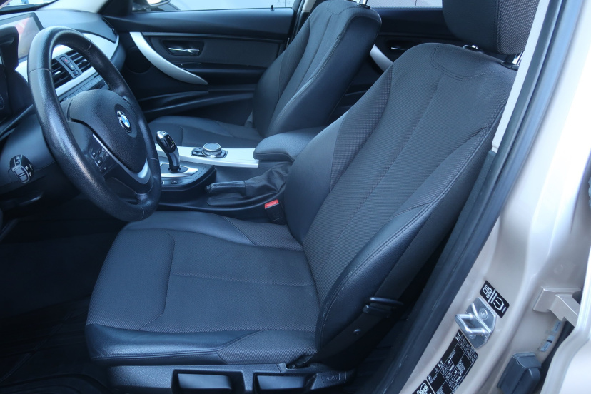 BMW 3, 2015
