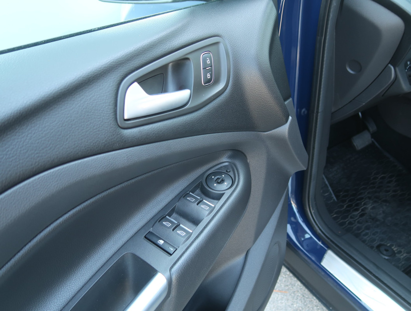Ford Kuga, 2018