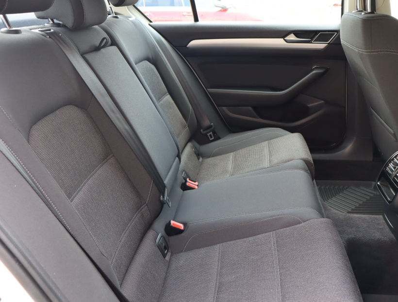 Volkswagen Passat, 2015