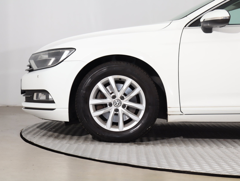 Volkswagen Passat, 2015