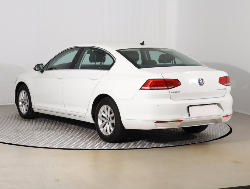Volkswagen Passat, 2015