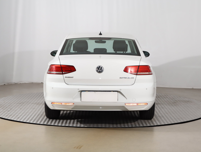 Volkswagen Passat, 2015