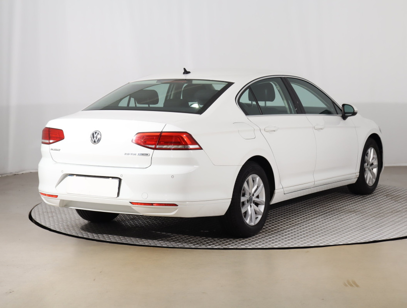 Volkswagen Passat, 2015