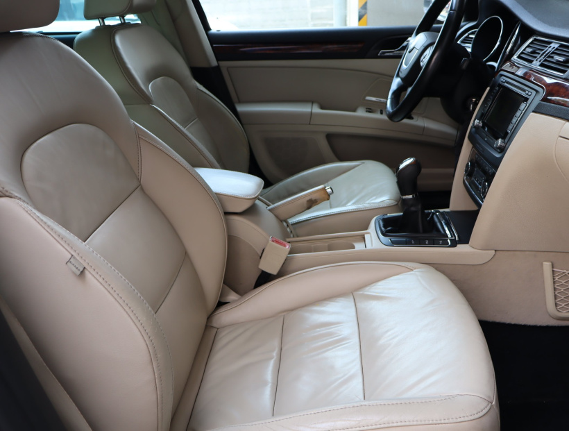 Škoda Superb, 2010