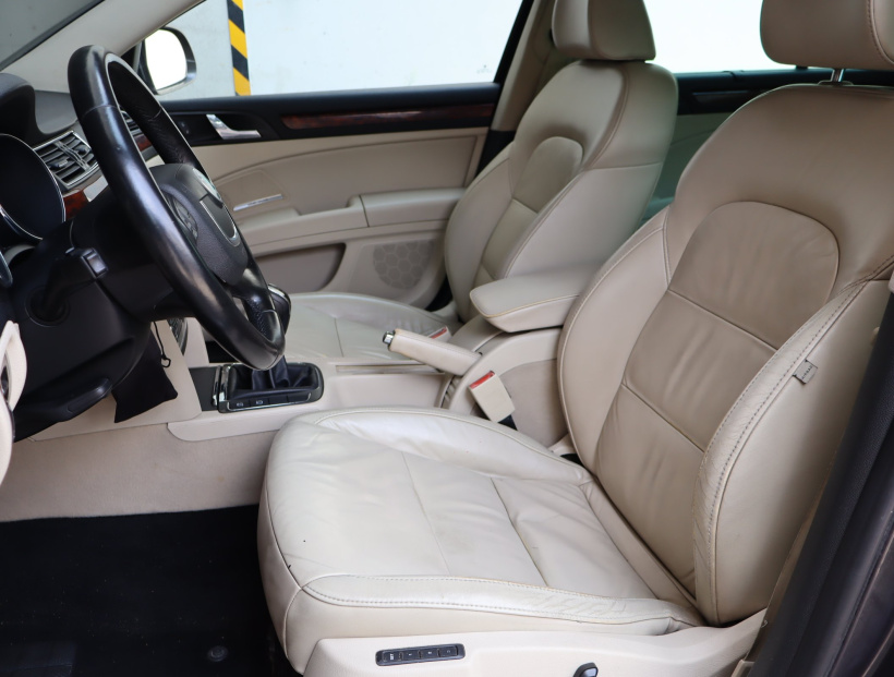 Škoda Superb, 2010
