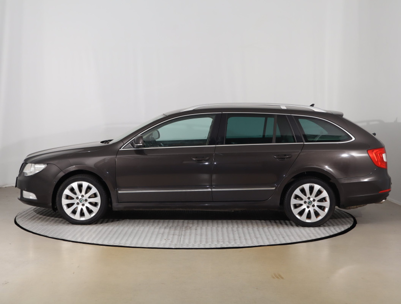 Škoda Superb, 2010