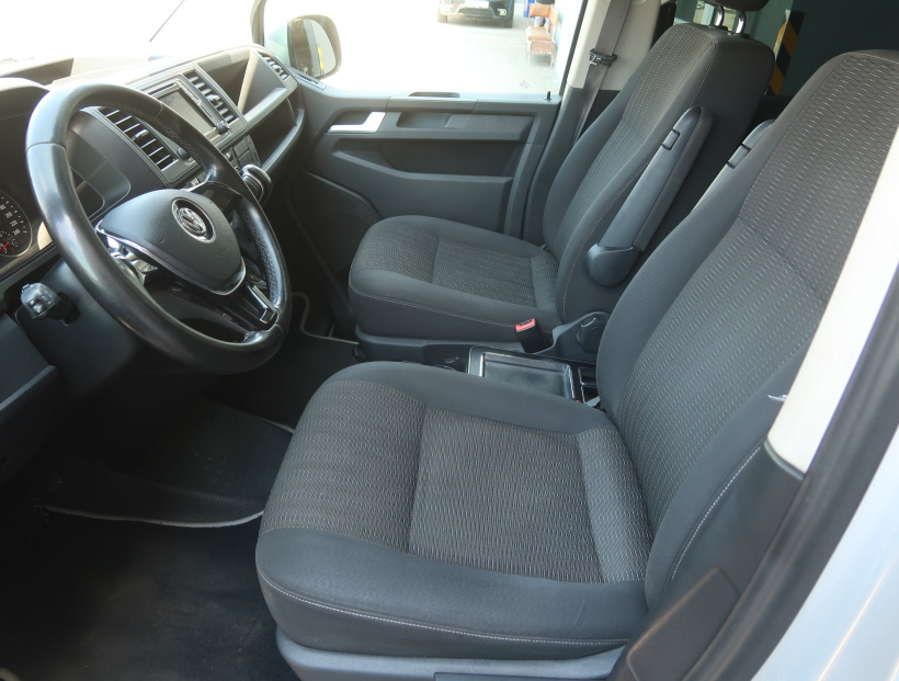 Volkswagen Caravelle, 2017