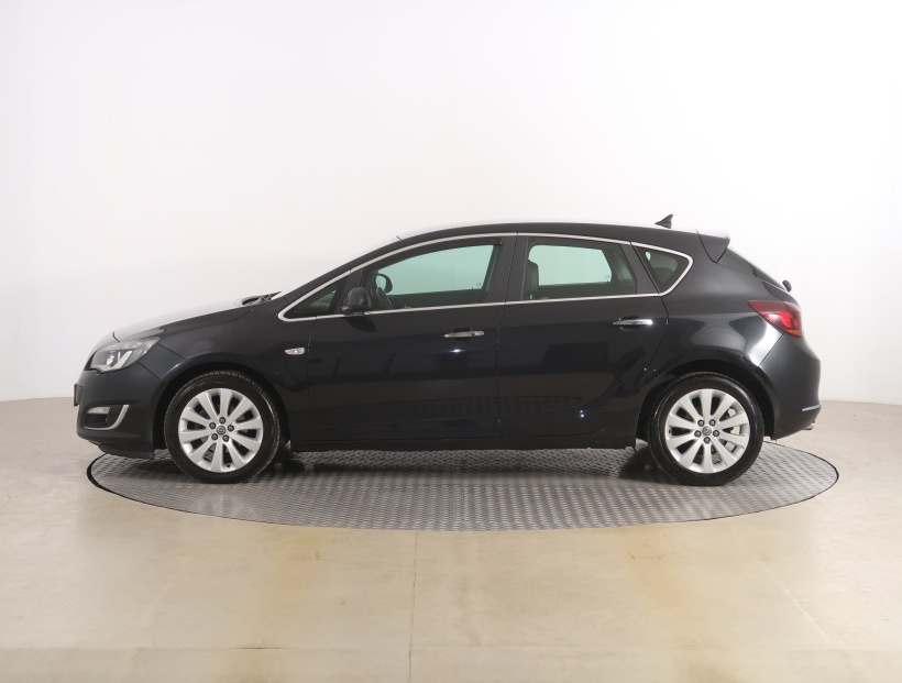 Opel Astra, 2012