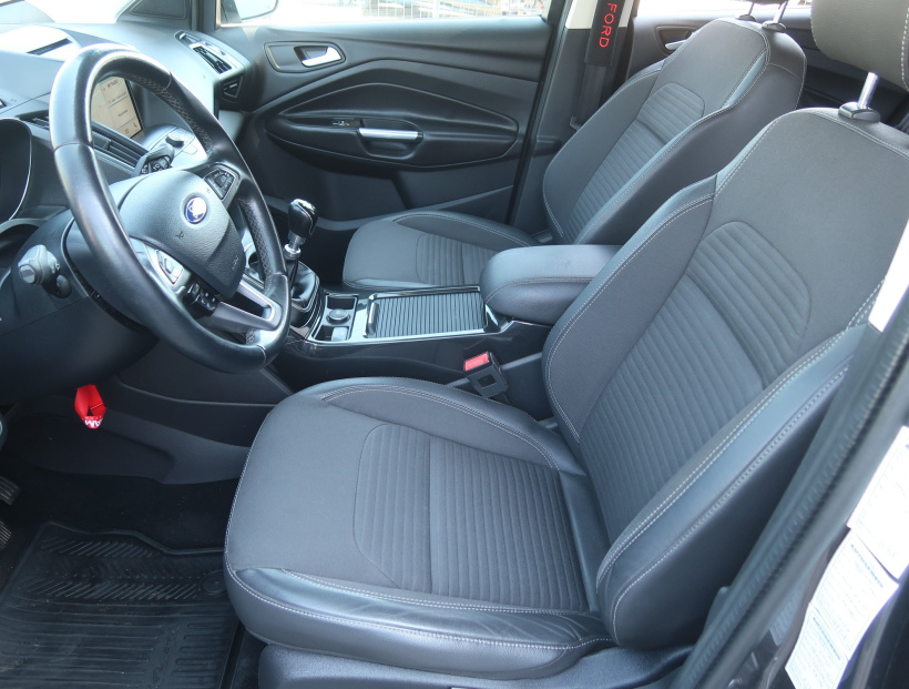 Ford Kuga, 2017
