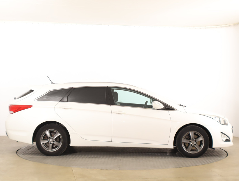 Hyundai i40, 2012