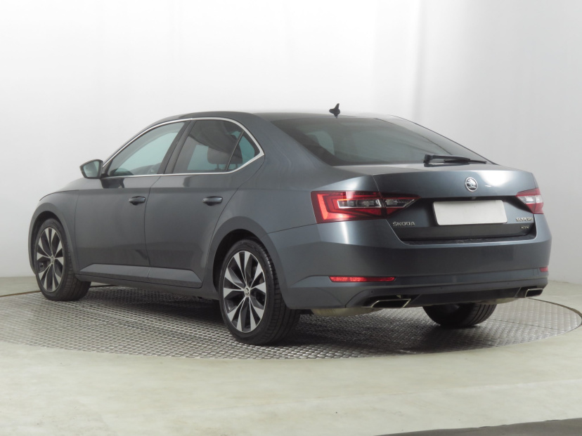 Škoda Superb, 2016