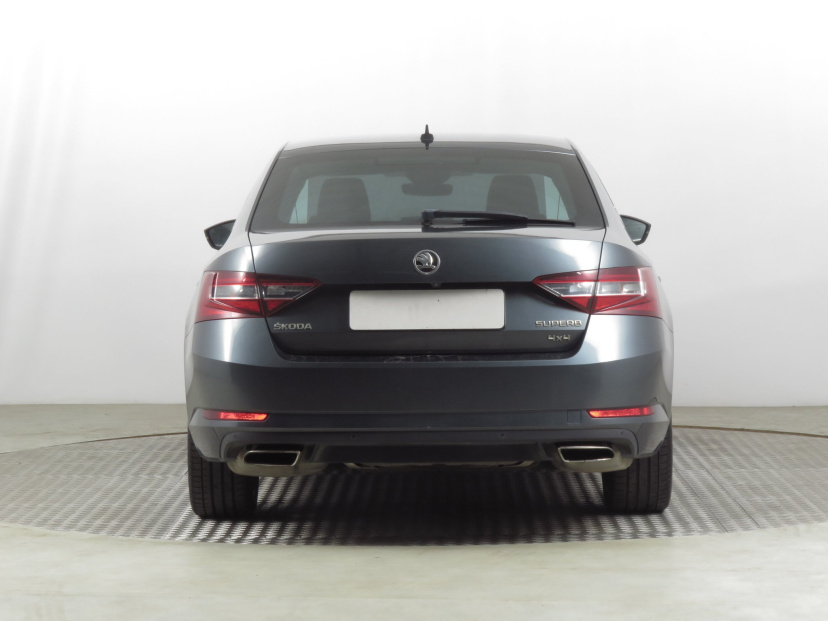 Škoda Superb, 2016