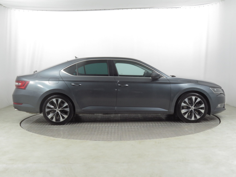 Škoda Superb, 2016