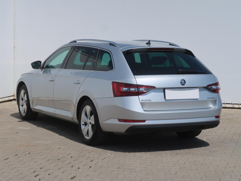 Škoda Superb, 2016