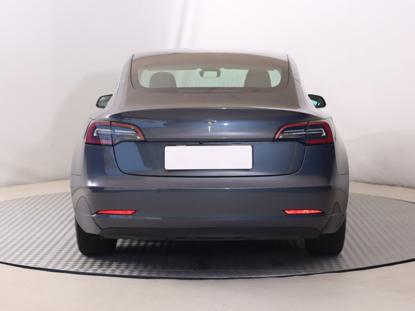 Tesla Model 3, 2019