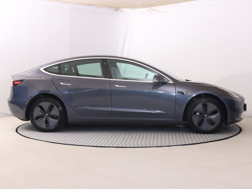 Tesla Model 3, 2019