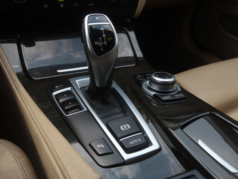 BMW 5, 2010