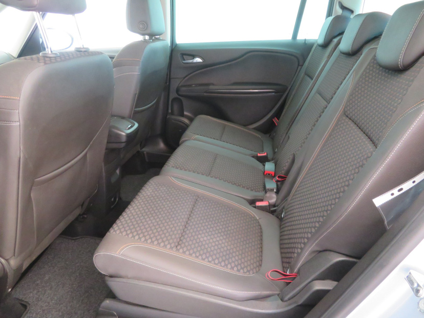 Opel Zafira Tourer, 2017