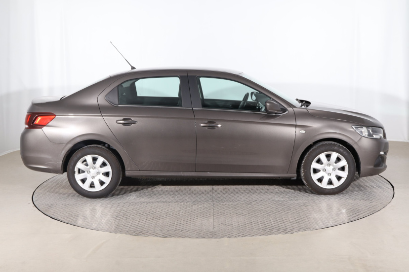 Peugeot 301, 2018