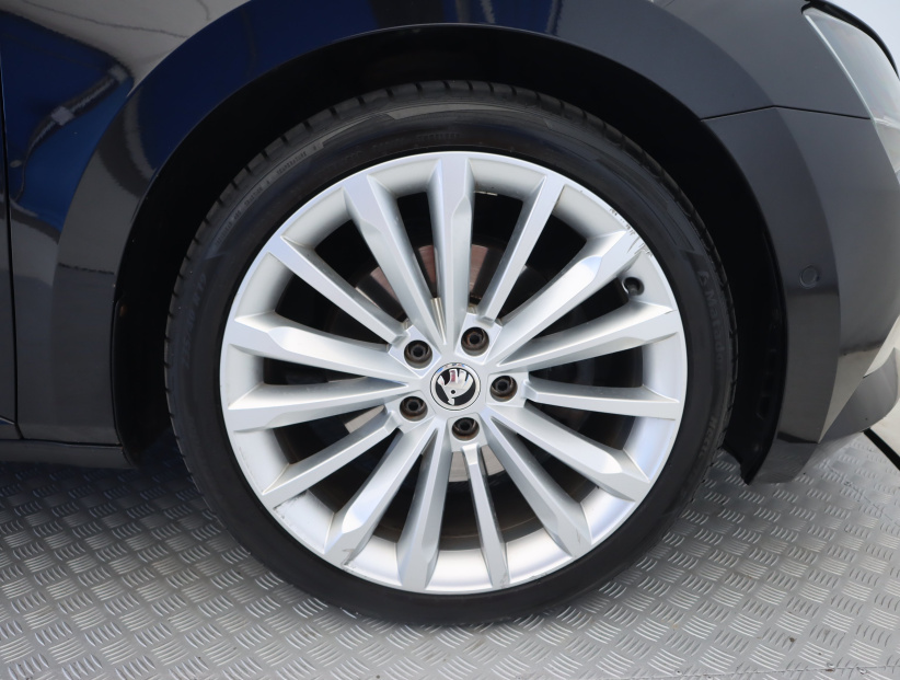 Škoda Superb, 2015