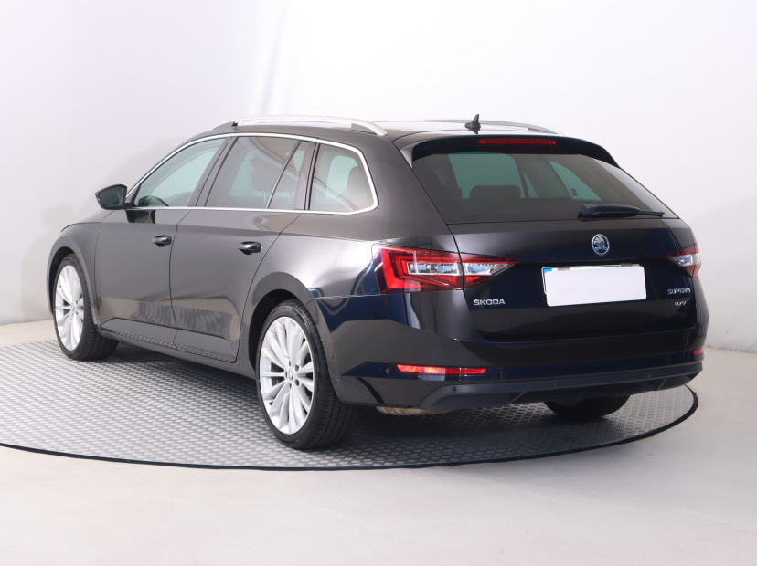 Škoda Superb, 2015