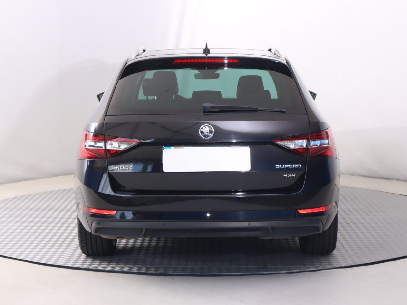 Škoda Superb, 2015