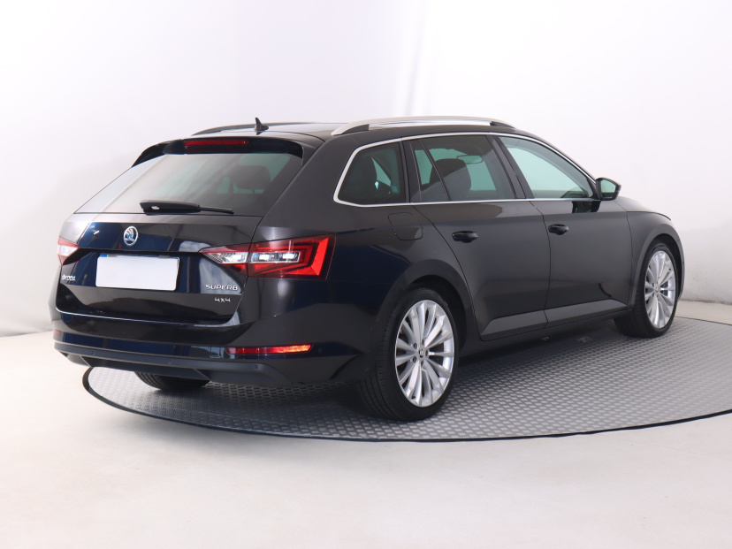 Škoda Superb, 2015