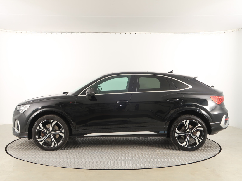 Audi Q3 Sportback, 2021