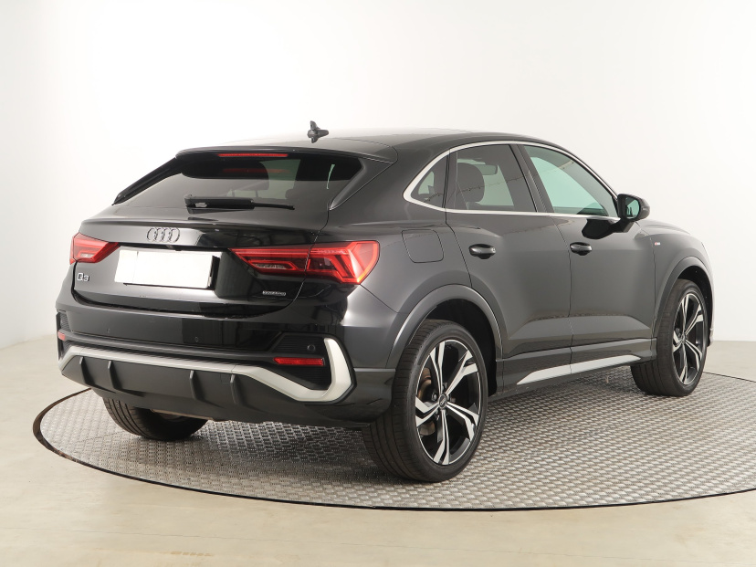 Audi Q3 Sportback, 2021