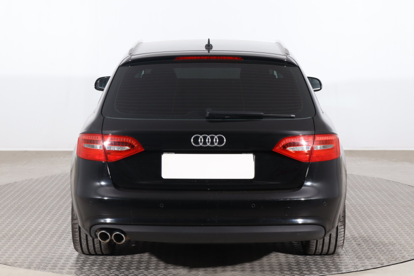 Audi A4, 2014