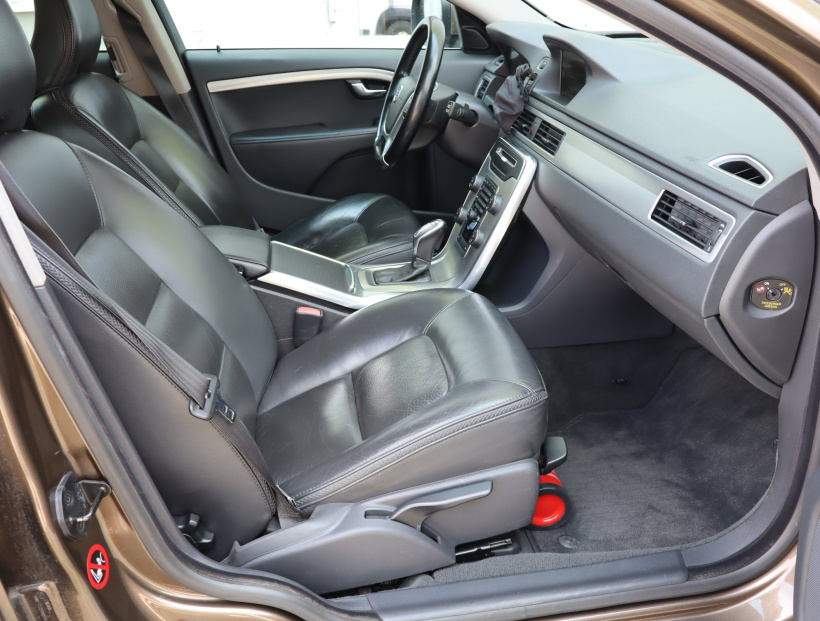 Volvo XC70, 2012