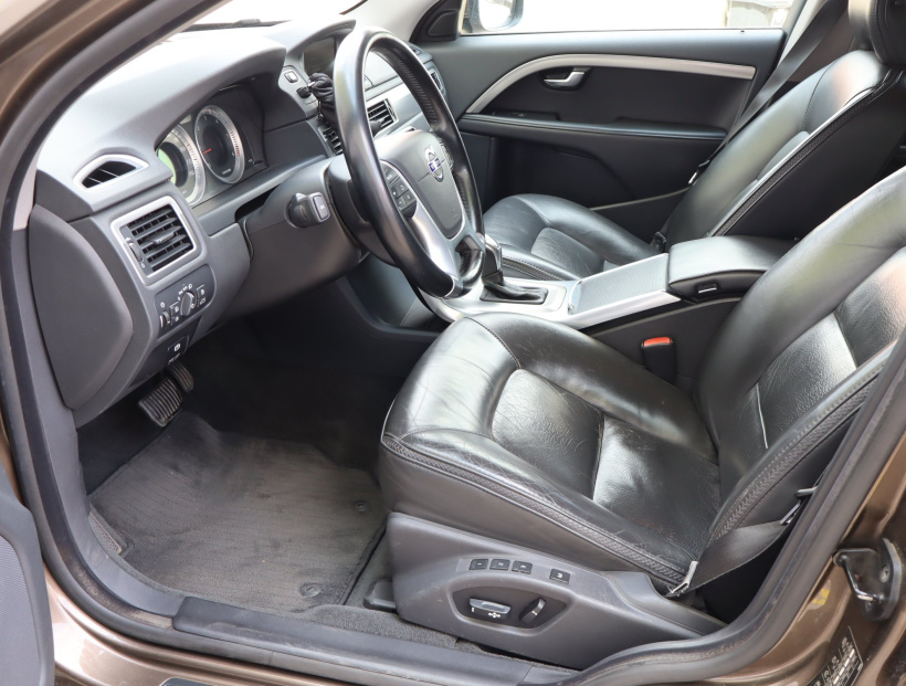 Volvo XC70, 2012