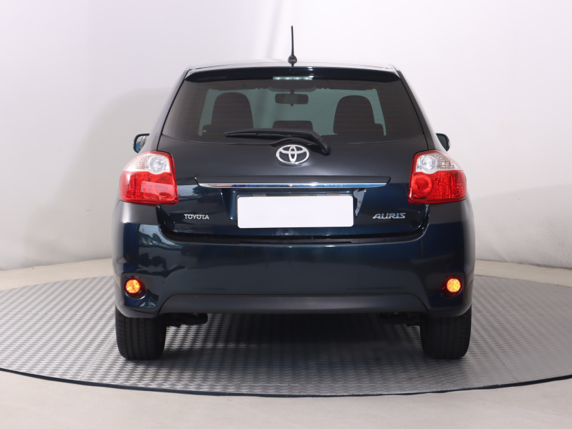 Toyota Auris, 2012
