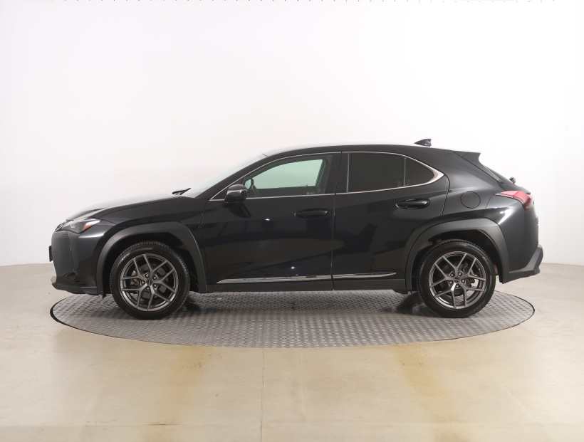Lexus UX, 2023