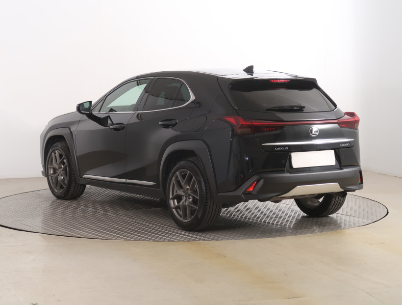 Lexus UX, 2023