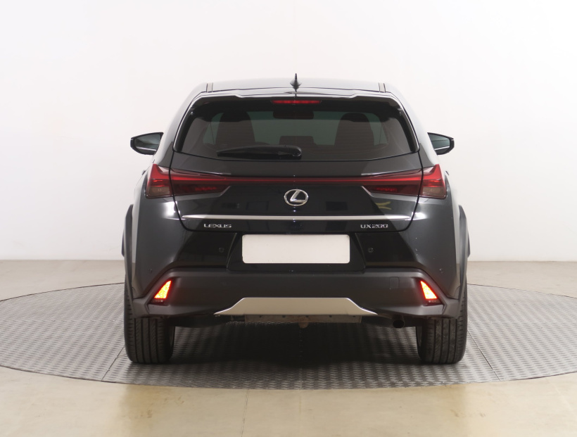 Lexus UX, 2023