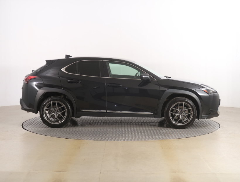 Lexus UX, 2023